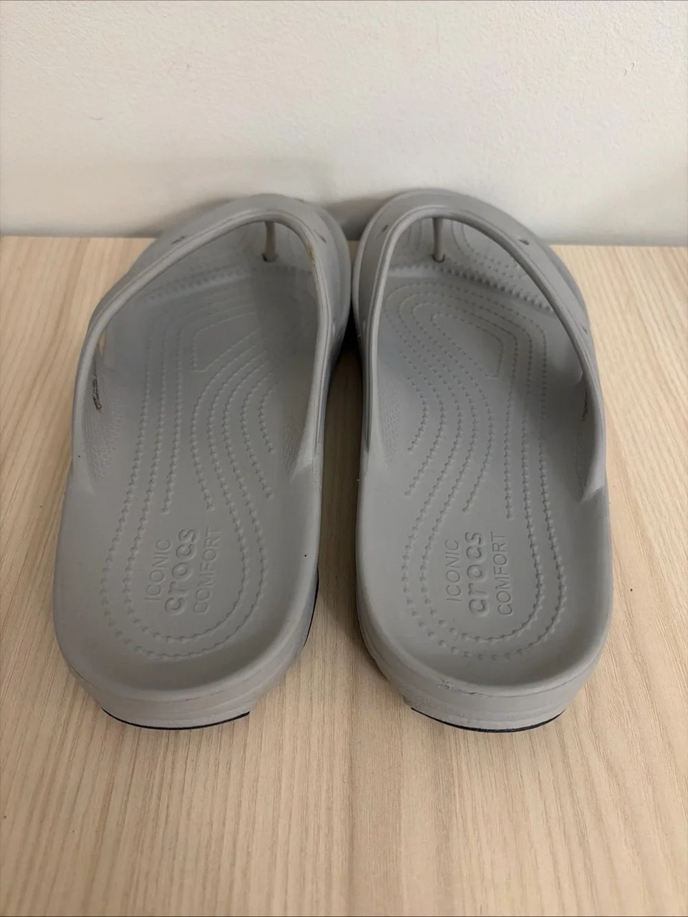 CROCS Iconic comfort Light Gray Classic Flip Flops size M8 W10